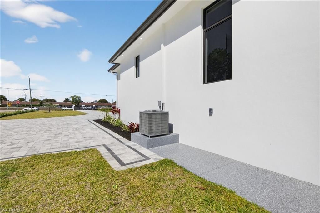 1886 39th St Sw, Naples, FL 34117 Photo