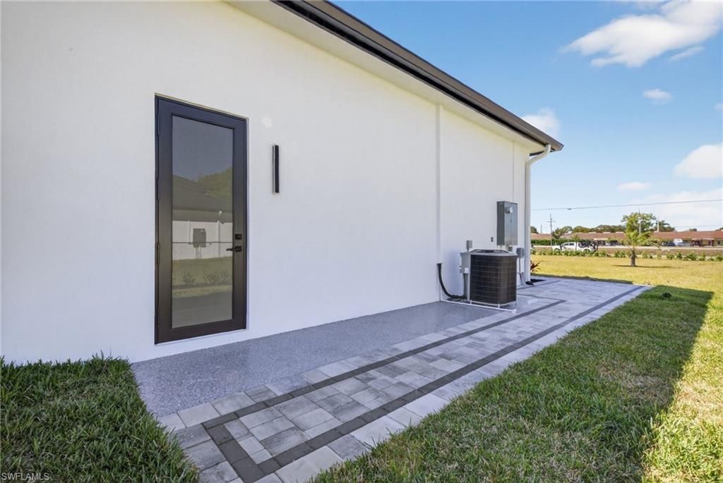 1886 39th St Sw, Naples, FL 34117 Photo