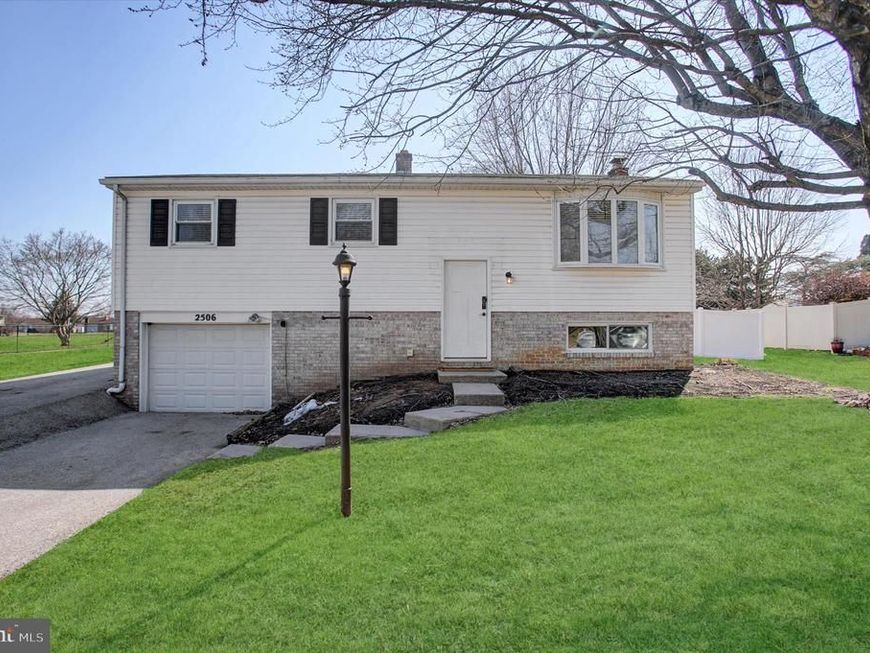 2506 Willapa Drive, Dover, PA 17315 Main Photo