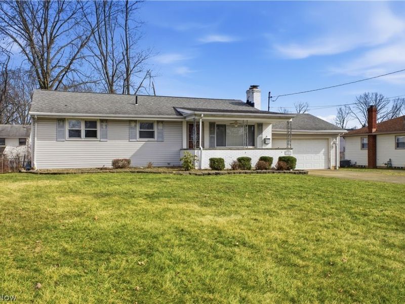 923 Kirwan Drive, Youngstown, OH 44515 Photo 2