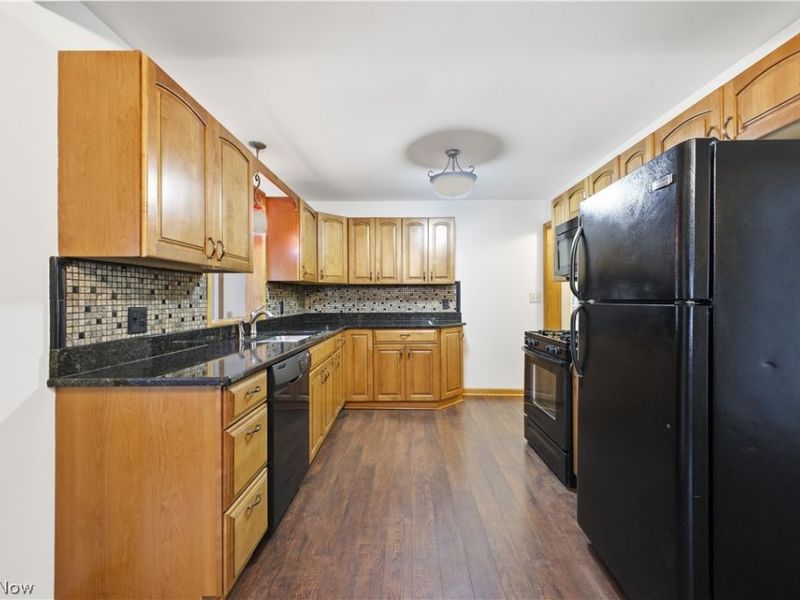 923 Kirwan Drive, Youngstown, OH 44515 Photo 9