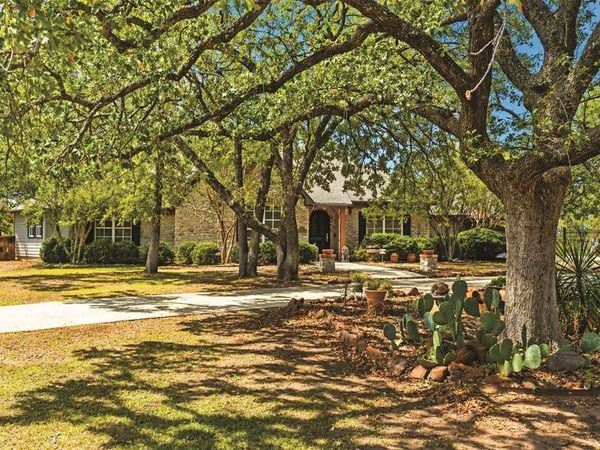 15 Oak Bluff Drive, Cross Roads, TX 76227