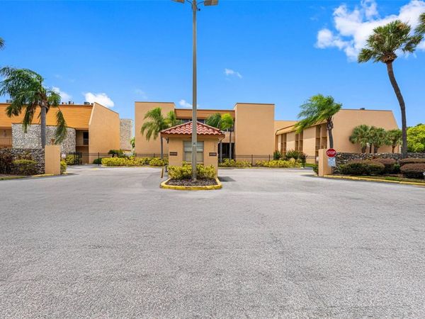 5820 N CHURCH AVENUE , Unit 346, TAMPA, FL 33614