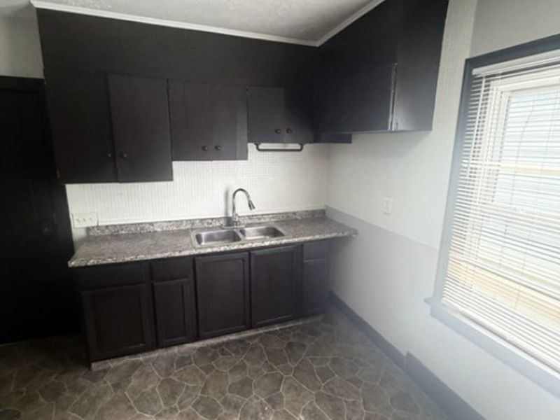 2179 W 106th Street, Cleveland, OH 44102 Photo 4