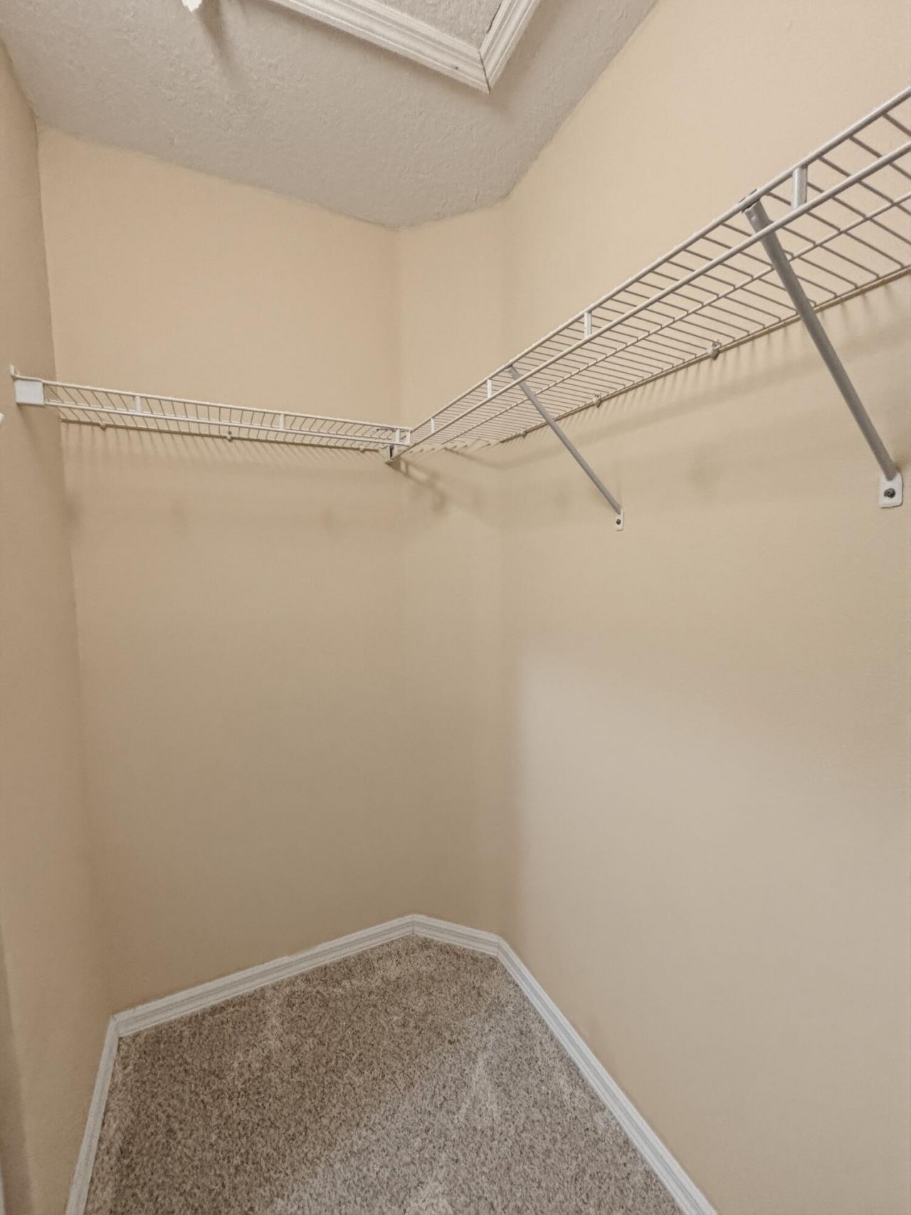 2136 SE Eatonville Drive, Port Saint Lucie, FL 34952 Photo