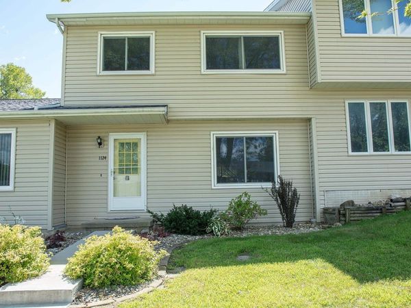 1124 Oleson Road, Waterloo, IA 50702