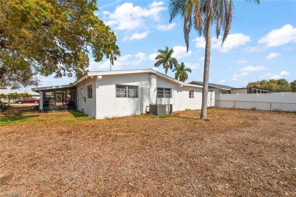 243 Lakeview Dr , North Fort Myers, FL 33917 Photo