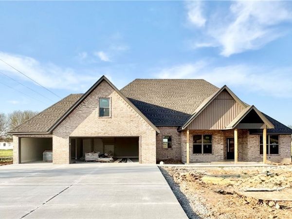 2104 Taylor Orchard Road, Gentry, AR 72734