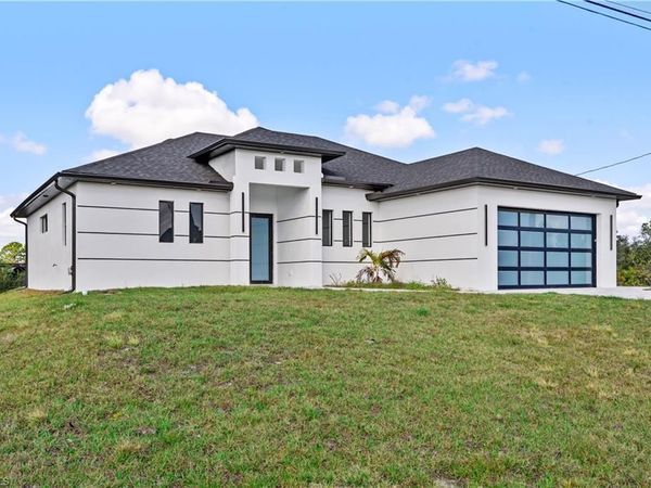 912 Bell BLVD S, LEHIGH ACRES, FL 33974