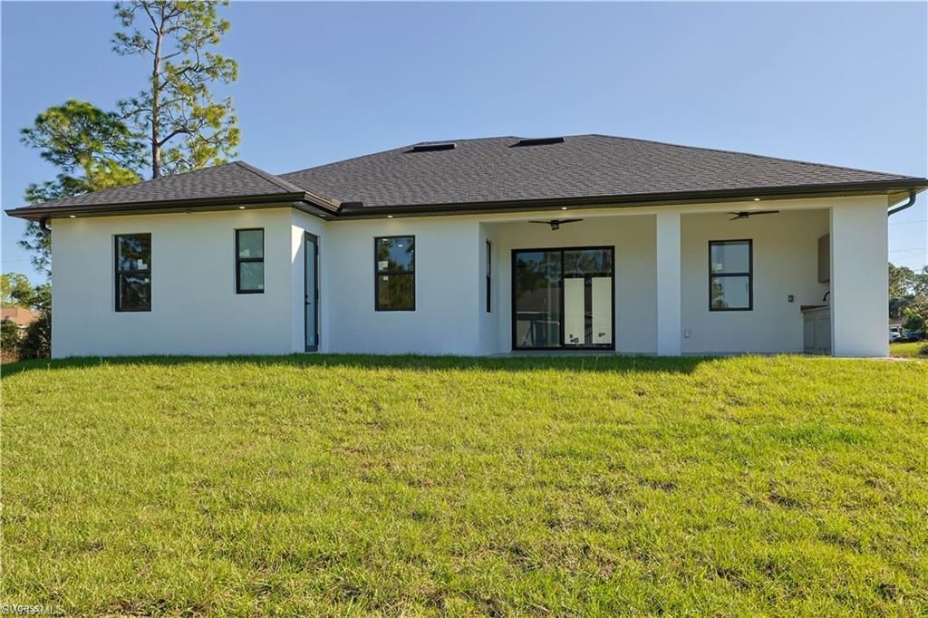 912 Bell Blvd S, Lehigh Acres, FL 33974 Photo