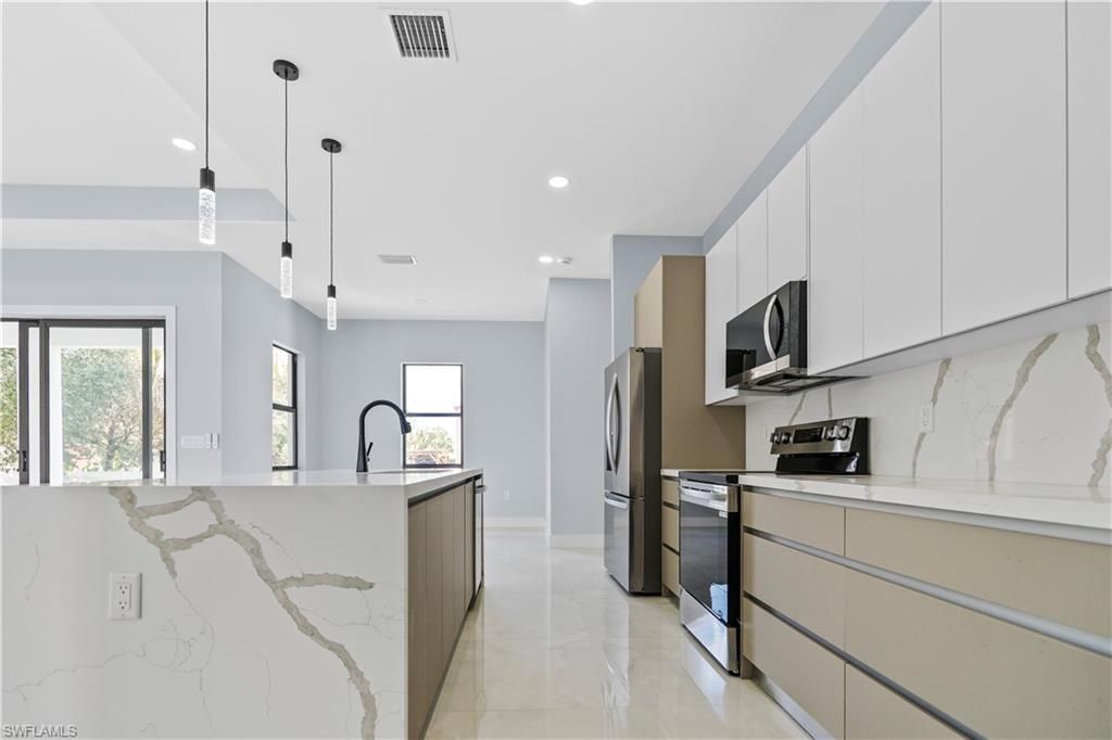 912 Bell Blvd S, Lehigh Acres, FL 33974 Photo