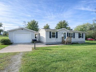 302 E Cherry Street, Skidmore, MO 64487