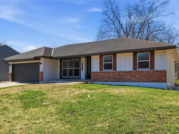 14523 Brentwood Drive, Lenexa, KS 66215