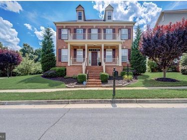 11701 TOWN GREEN ROAD, BRISTOW, VA 20136