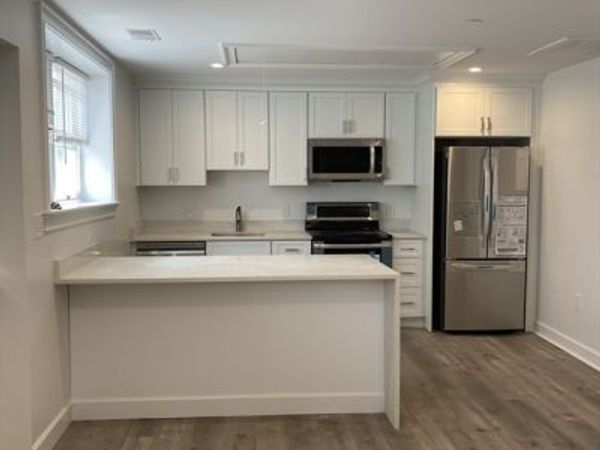 190 Pleasant, Unit 2, Marblehead, MA 01945