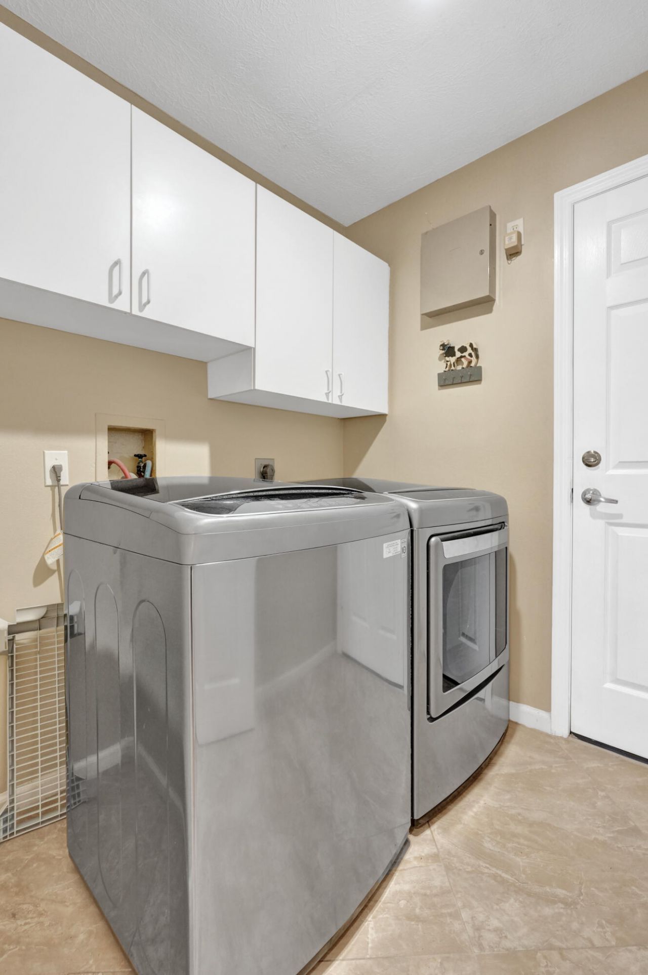 901 NE Town Terrace, Jensen Beach, FL 34957 Photo