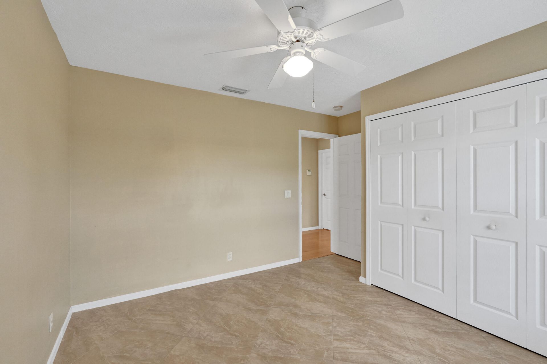 901 NE Town Terrace, Jensen Beach, FL 34957 Photo