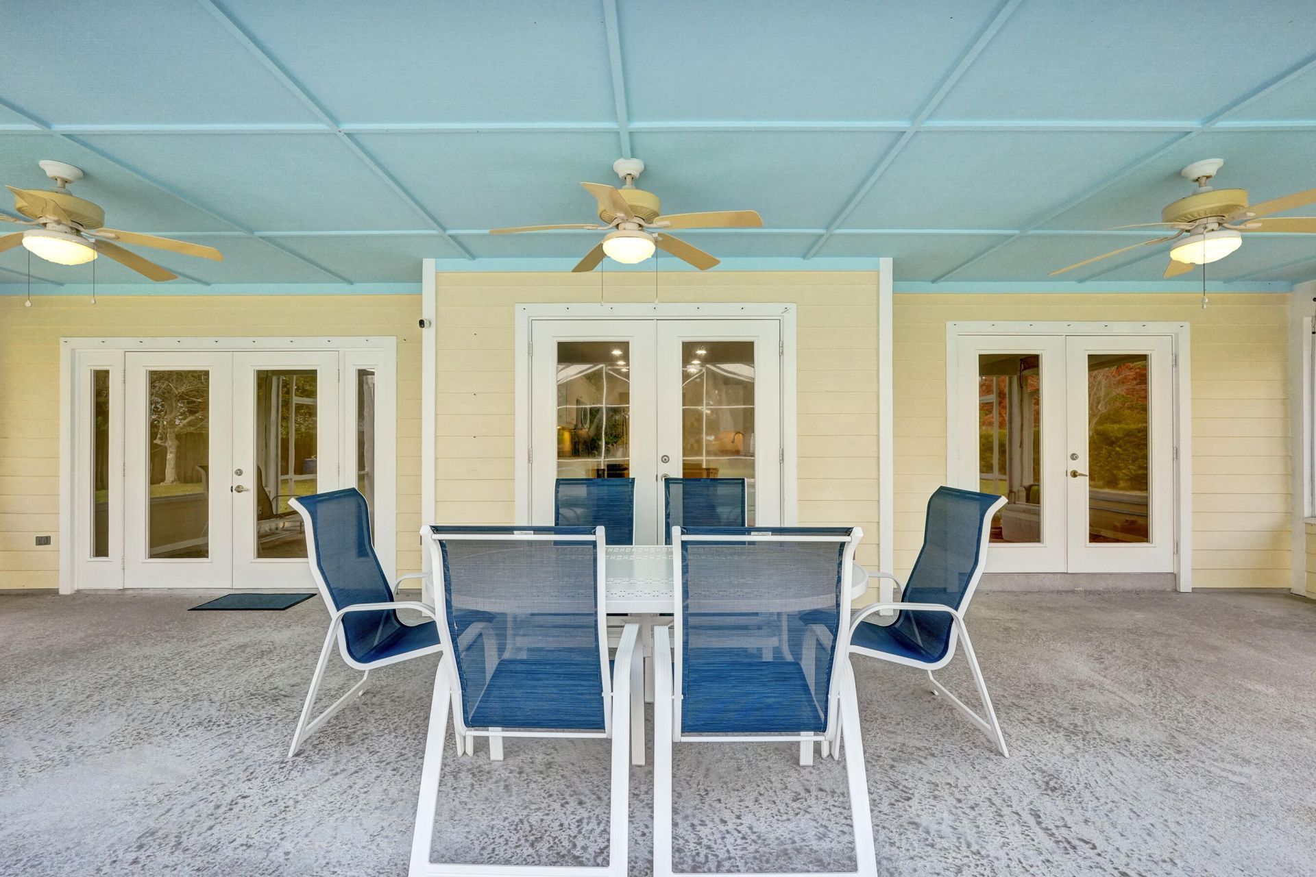 901 NE Town Terrace, Jensen Beach, FL 34957 Photo