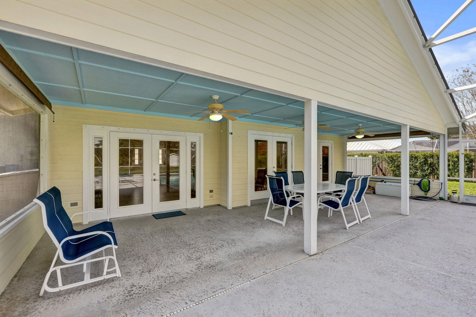 901 NE Town Terrace, Jensen Beach, FL 34957 Photo