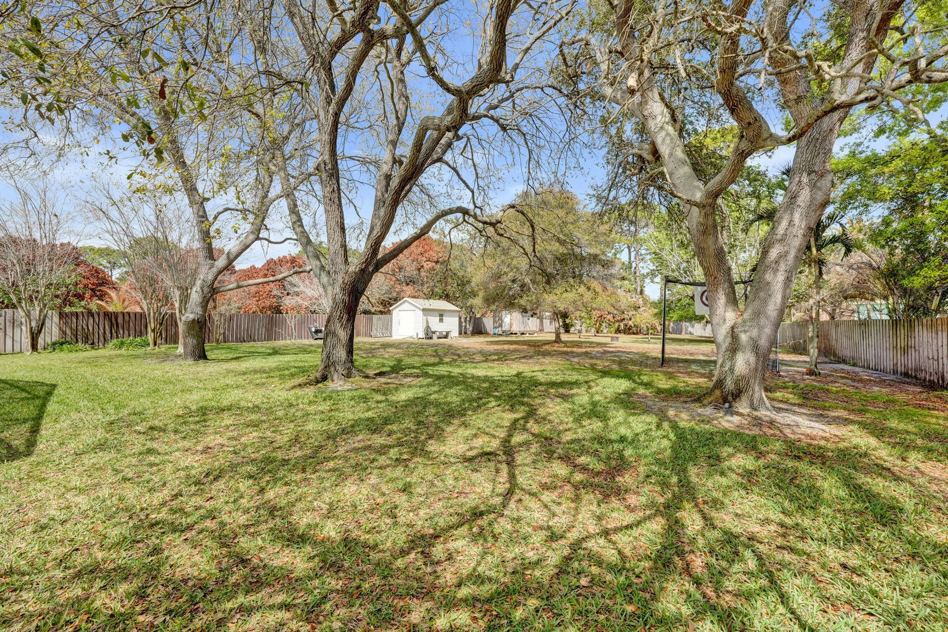 901 NE Town Terrace, Jensen Beach, FL 34957 Photo