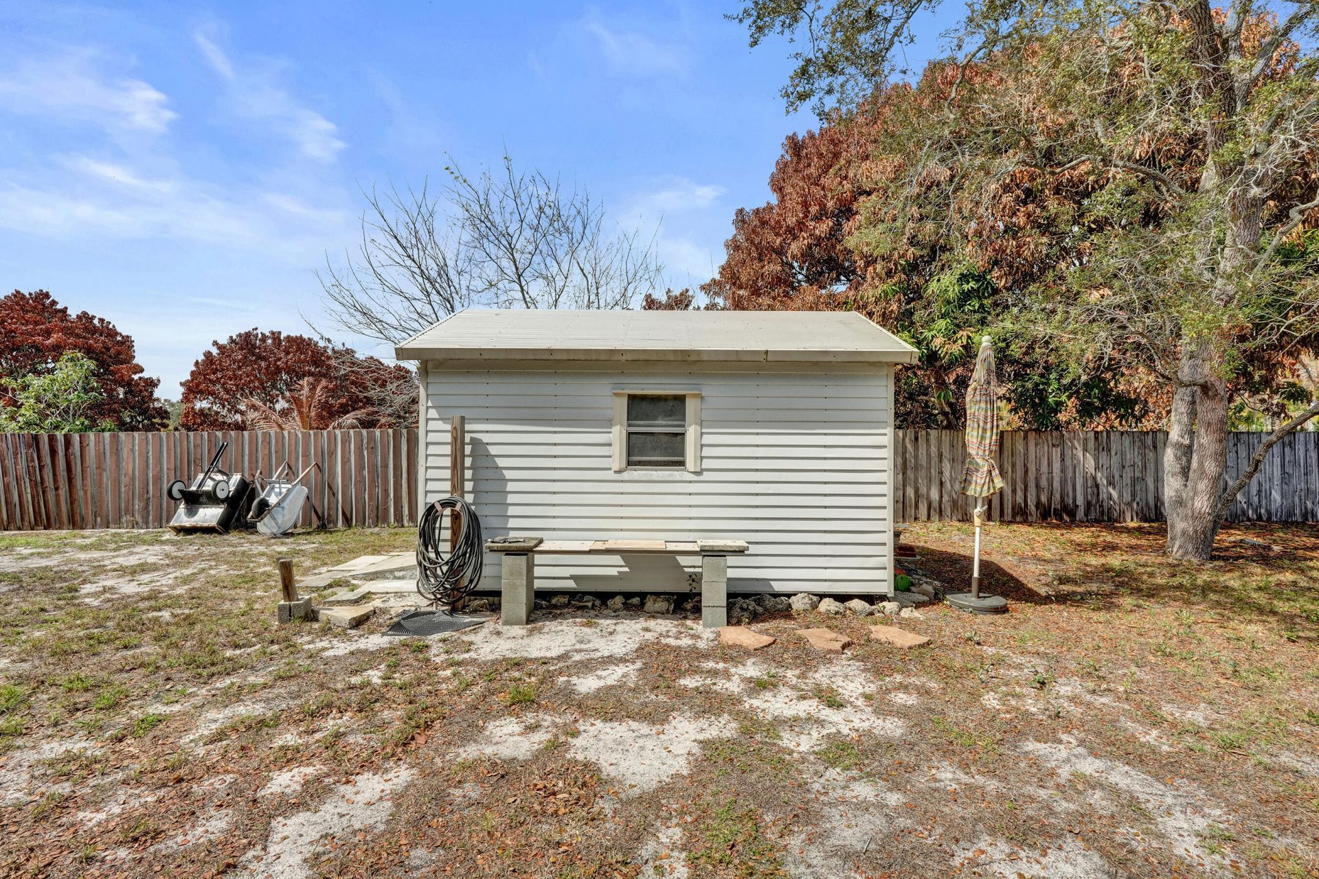 901 NE Town Terrace, Jensen Beach, FL 34957 Photo