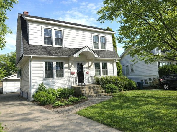 251 S Oakland, Elmhurst, IL 60126