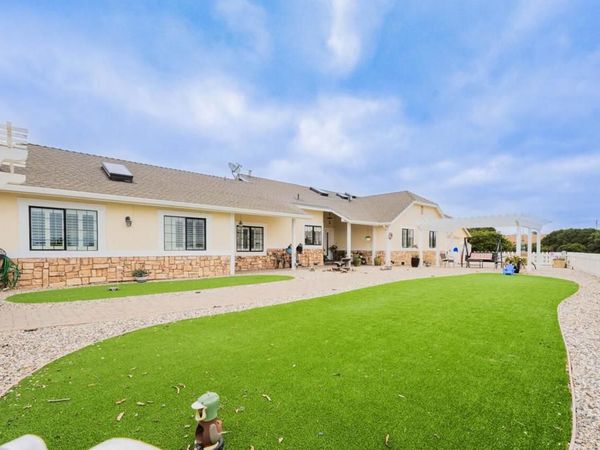 9891 Equestrian Place, Salinas, CA 93907