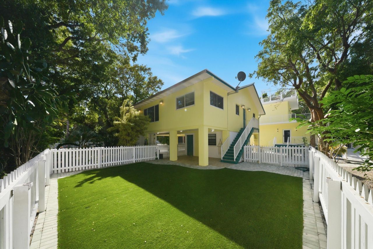 155 Fontaine Drive, Tavernier, FL 33070 Photo