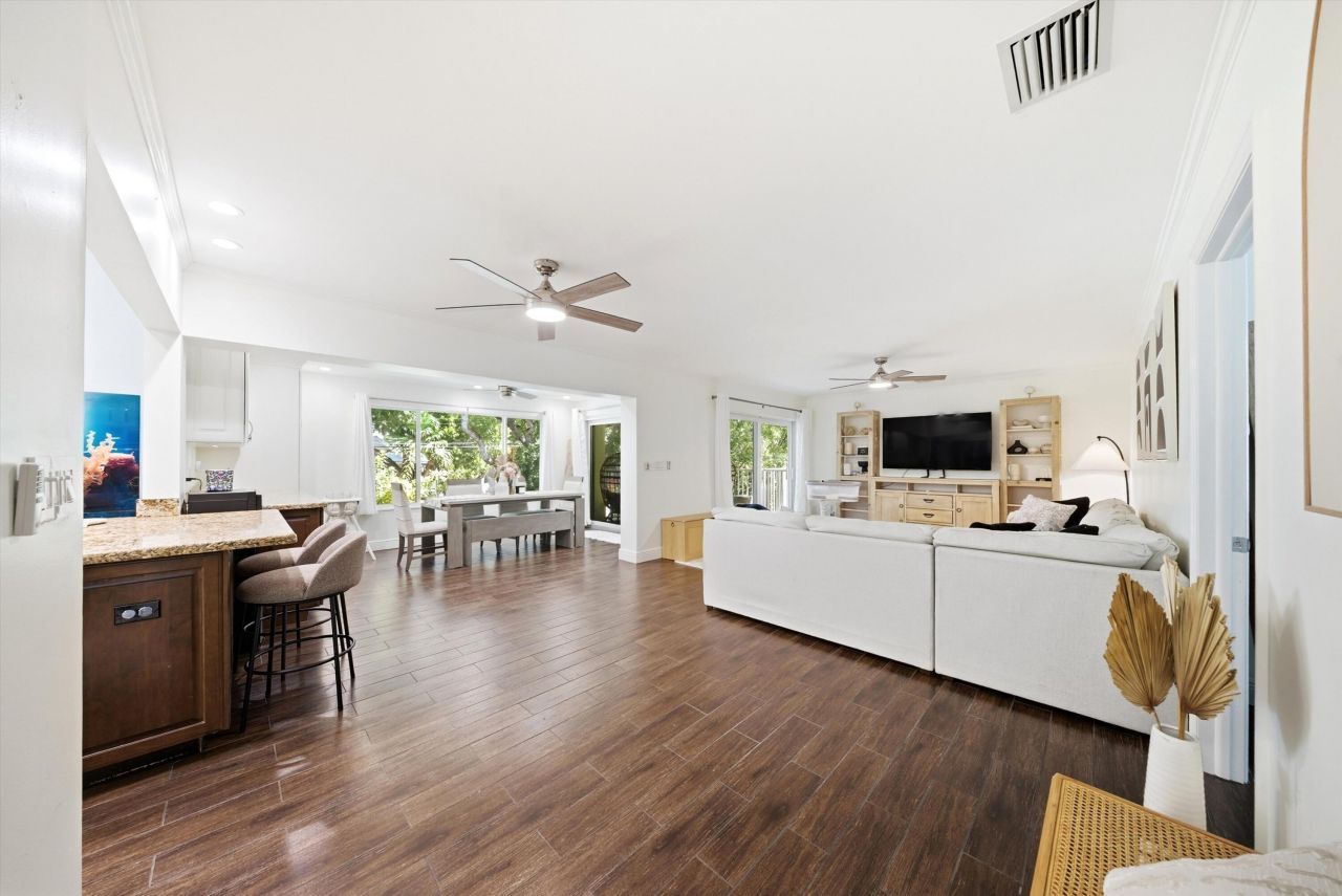 155 Fontaine Drive, Tavernier, FL 33070 Photo