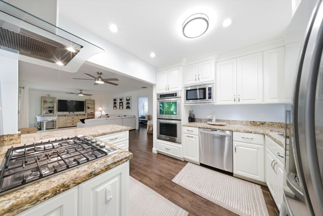 155 Fontaine Drive, Tavernier, FL 33070 Photo