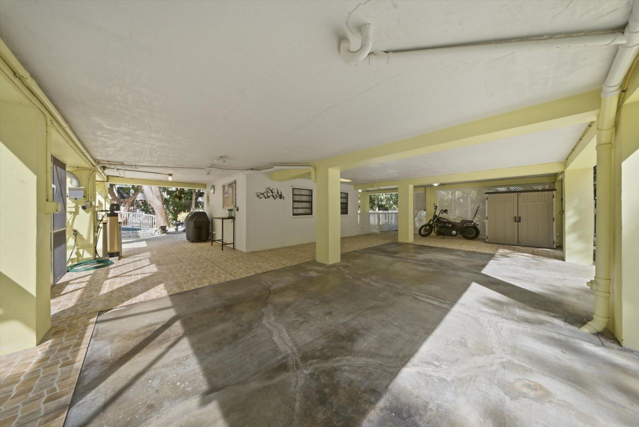 155 Fontaine Drive, Tavernier, FL 33070 Photo