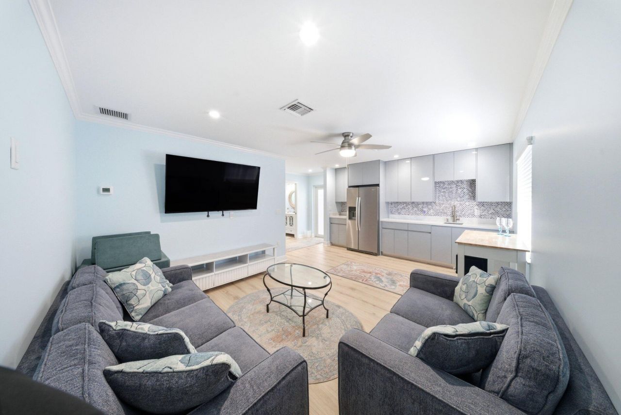 155 Fontaine Drive, Tavernier, FL 33070 Photo