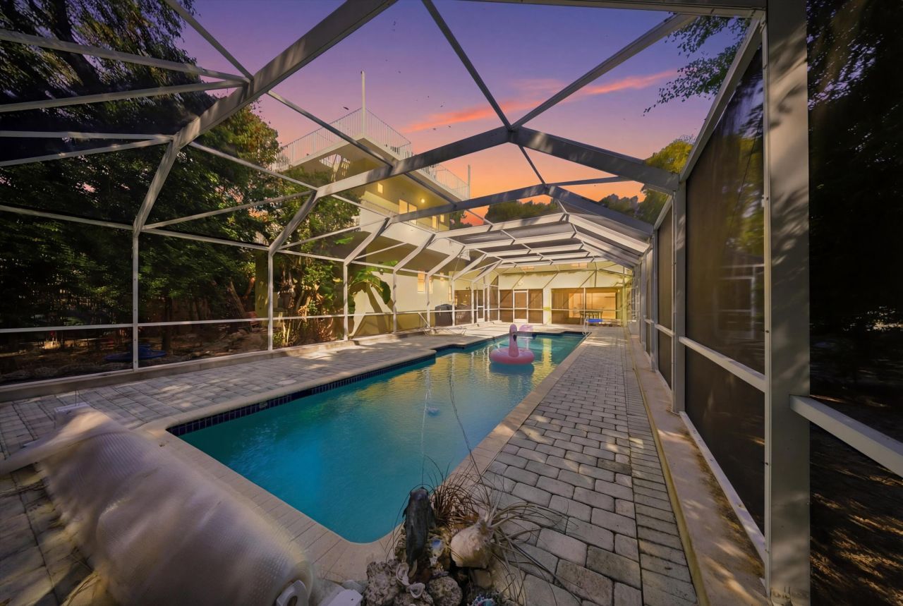 155 Fontaine Drive, Tavernier, FL 33070 Photo