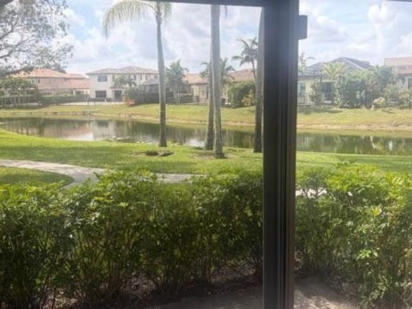 Pembroke Pines, FL 33025