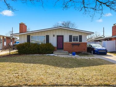 30400 Lisch Street, Gibraltar, MI 48173