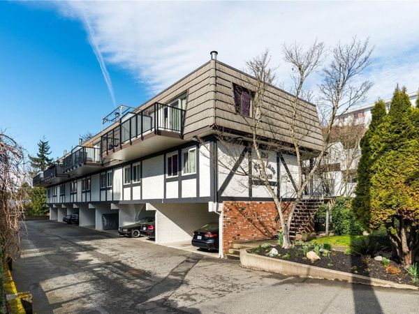 210 Douglas St , Unit 4, Victoria, BC V8V 2P2