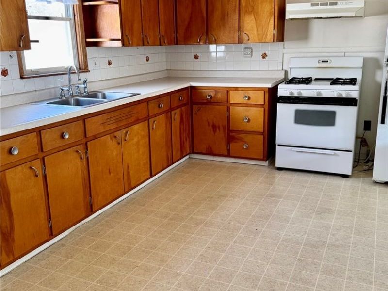 374 Tenney Avenue, Youngstown, OH 44405 Photo 3