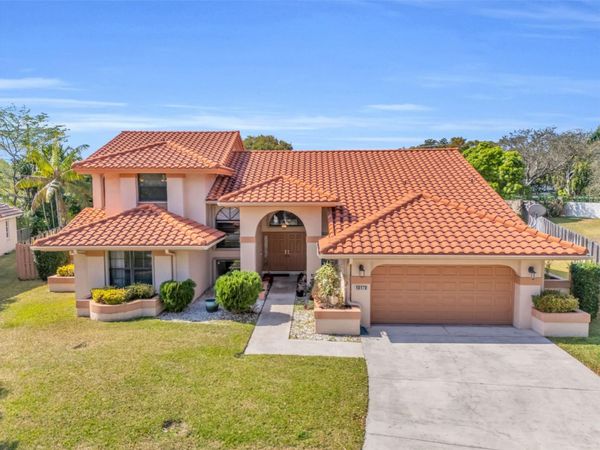 10170 NW 10th St, Plantation, FL 33322