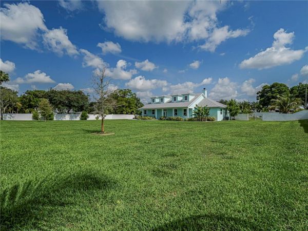 406 9th Court, Vero Beach, FL 32962