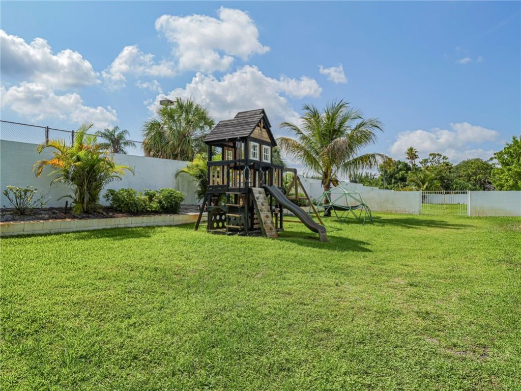 406 9th Court, Vero Beach, FL 32962 Photo