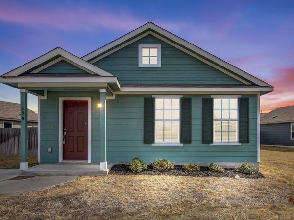 420 Halfmoon DR, Lockhart, TX 78644