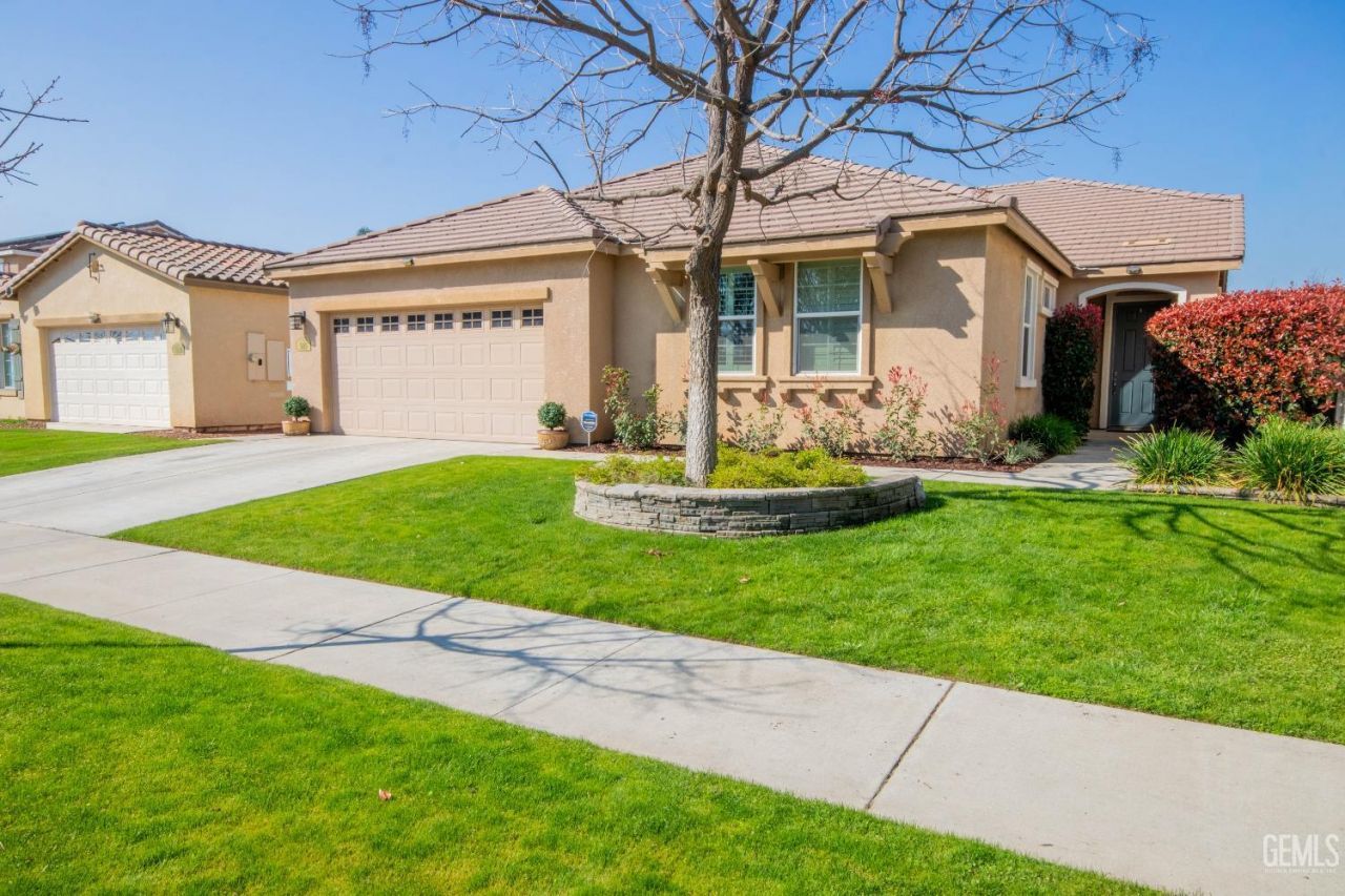 509 Jewel Flower Street, Bakersfield, CA 93312 Main Photo