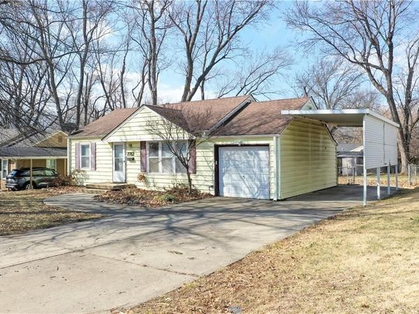 7712 Robinson Street, Overland Park, KS 66204