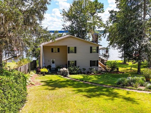 941 Drake Acres Road , Quincy, FL 32351