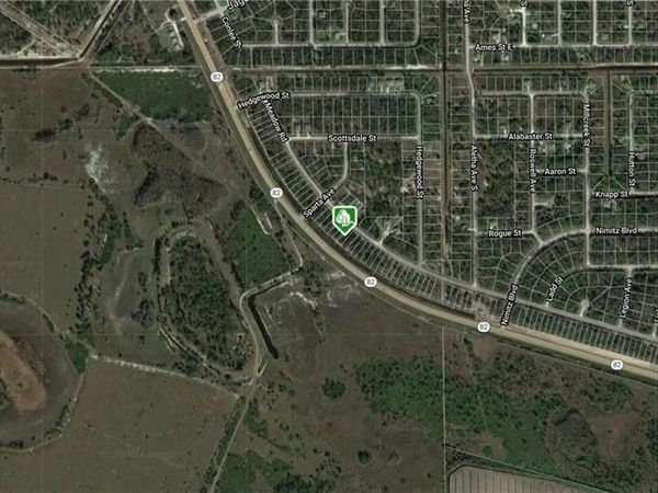 2512 Meadow RD , LEHIGH ACRES, FL 33974