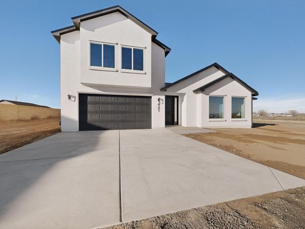 421 9th Avenue NE, Rio Rancho, NM 87124