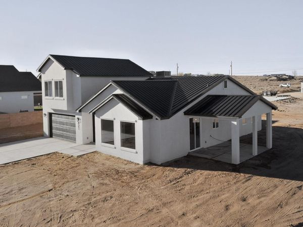 421 9th Avenue NE, Rio Rancho, NM 87124