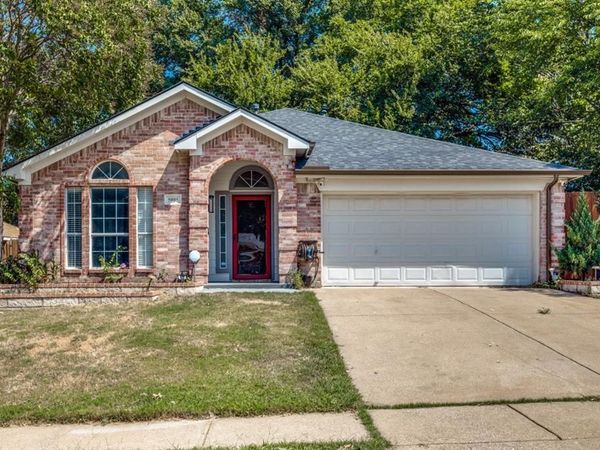 5005 Bradley Lane, Arlington, TX 76017