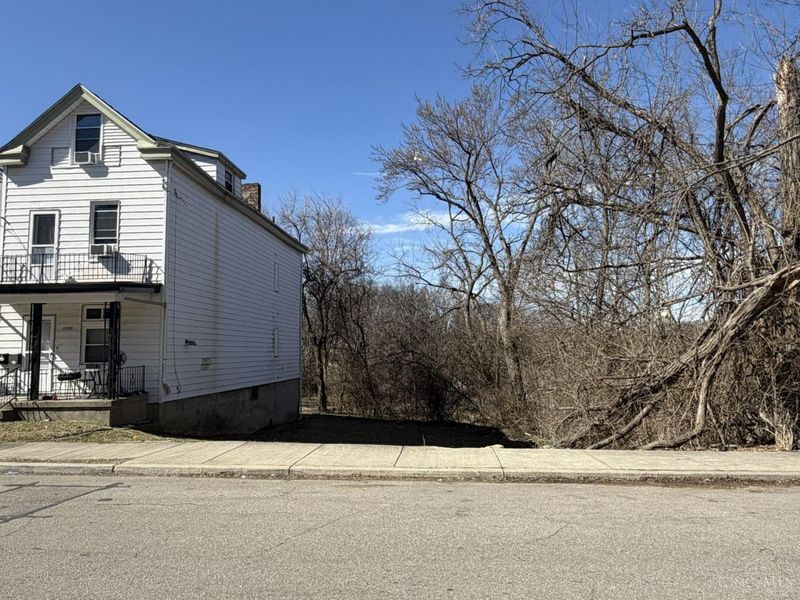 1261 Dewey Avenue, Cincinnati, OH 45205 Photo 2