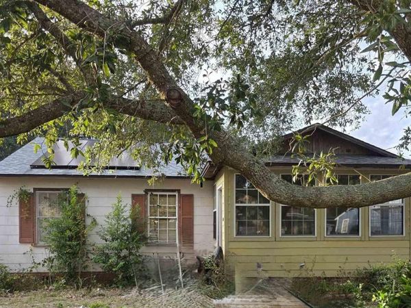 209 NW Gilliland Rd, Pensacola, FL 32507